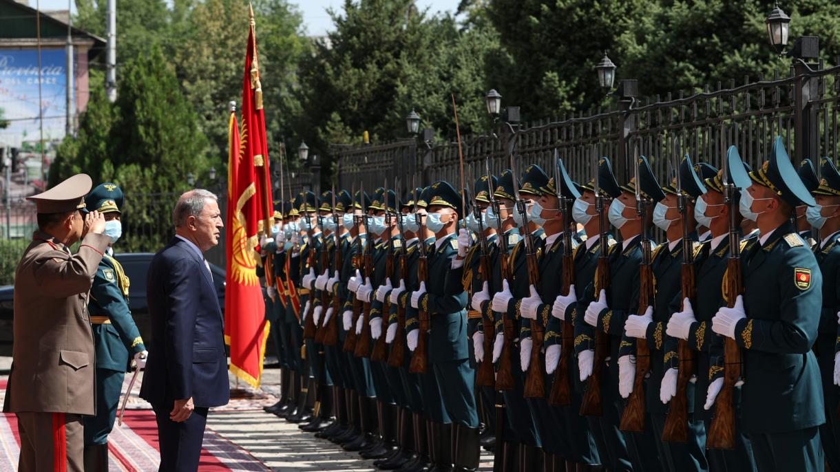 Hulusi Akar Kırgızistan 3.jpg