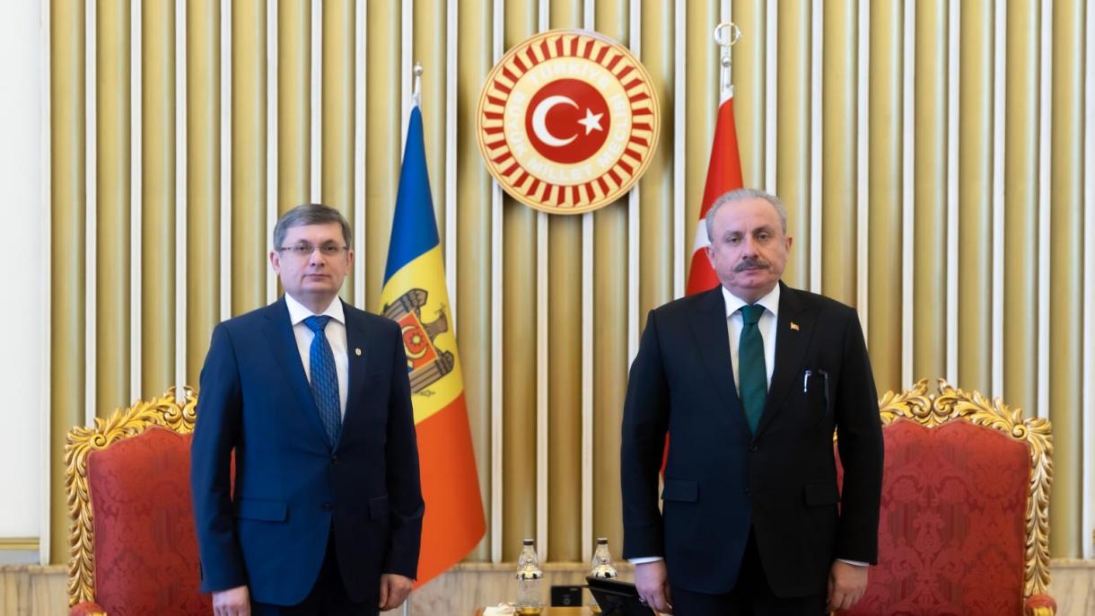TBMM-nin sədri Mustafa Şentop Moldova Parlamentinin sədri İqor Qrosu ilə görüşüb