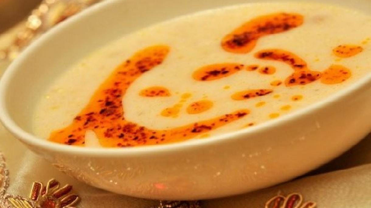 Un plato esencial de los días especiales: sopa de boda
