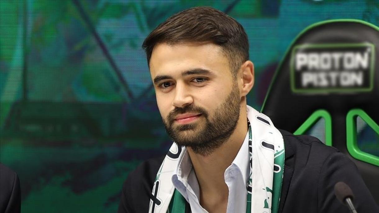 Football: L'international turc Ahmet Çalik décède dans un accident de la route