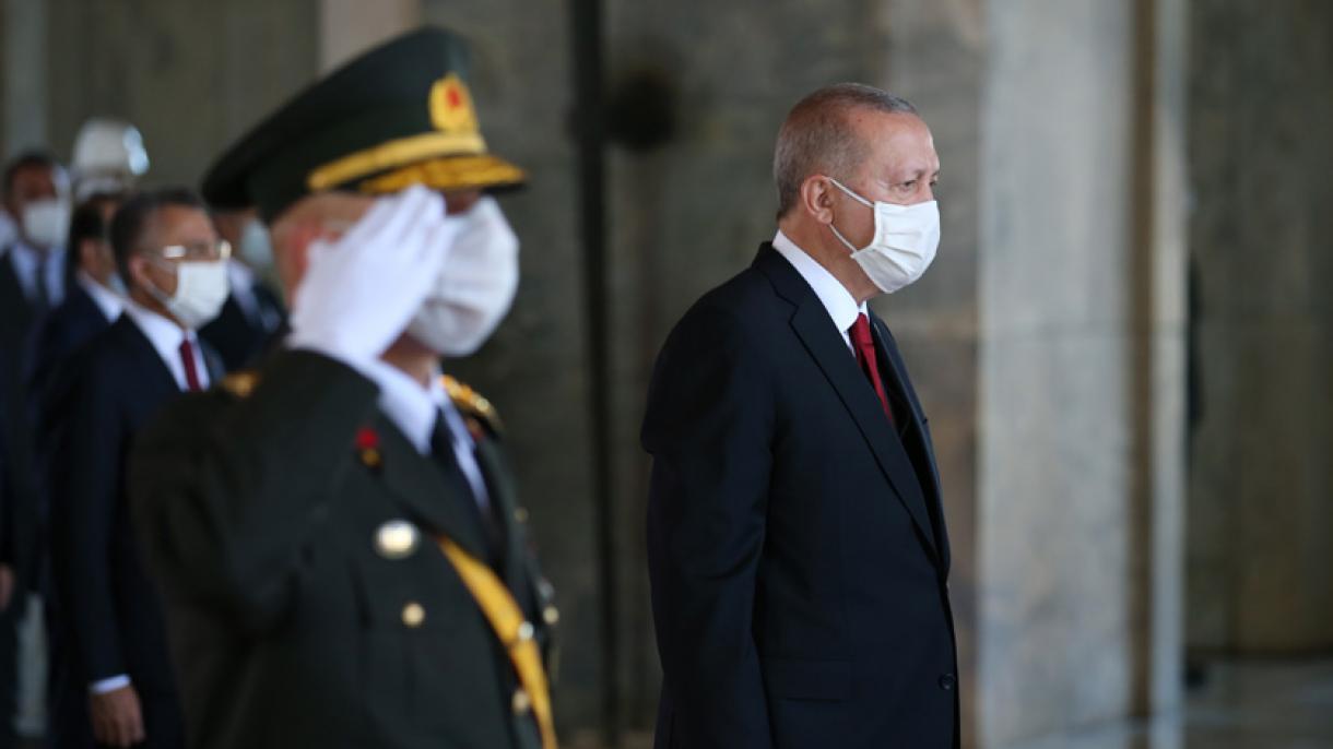 Cumhurbaşkanı Erdogan 30 Ağustos Zafer Bayramı Anıtkabir 9.jpg