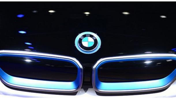 BMW-ja festoi 100-vjetorin me një supermakinë futuriste