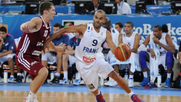 Tony Parker sportif français le mieux payé en 2016, mais le football reste plus rémunérateur