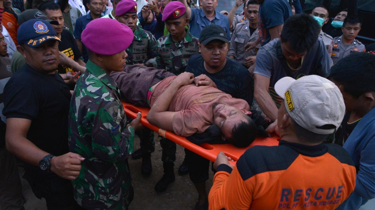Há 7 vítimas mortais na Indonésia devido ao colapso em uma mina de ouro