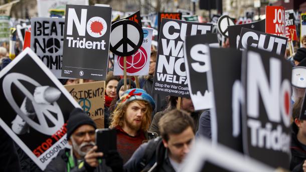 Protest la Londra la adresa armelor nucleare