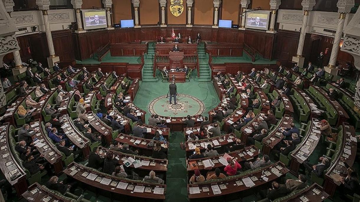 欧盟：突尼斯议会不能无限期关闭