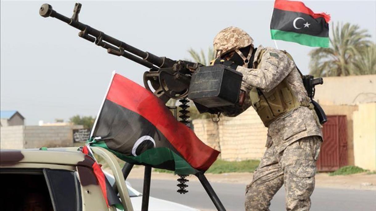 Un ataque muy sospechoso en Libia: mueren más de cien soldados