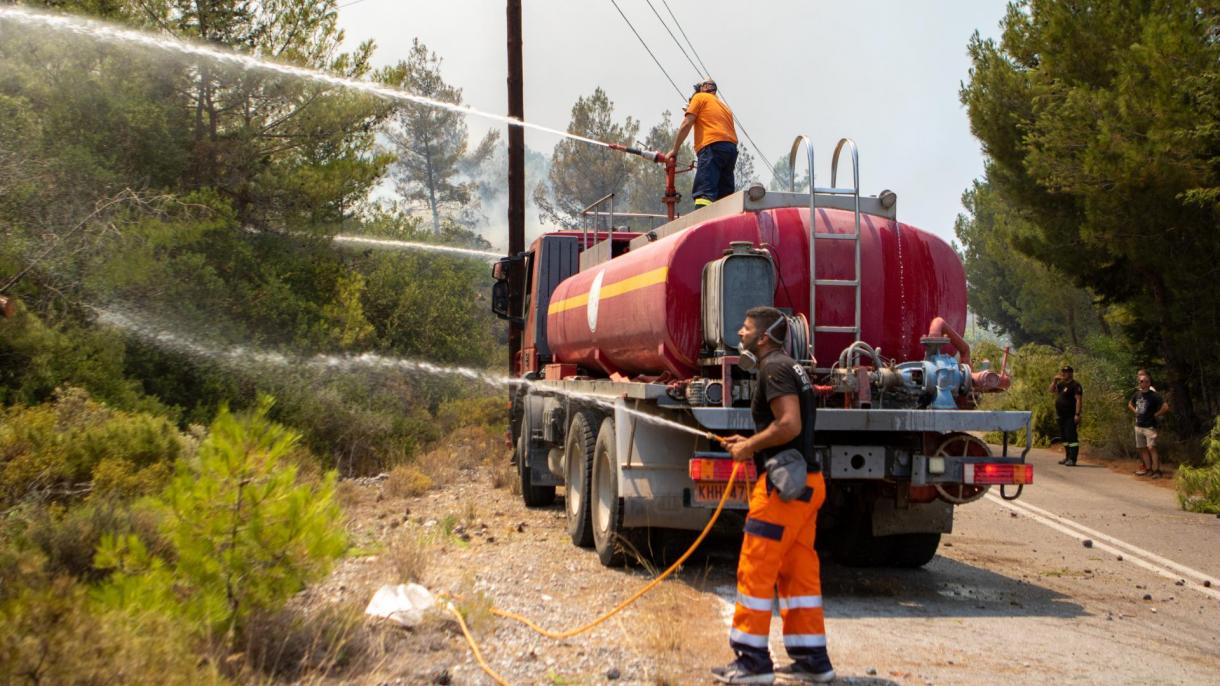 Sale a 4 il bilancio delle vittime degli incendi boschivi in ​​Grecia