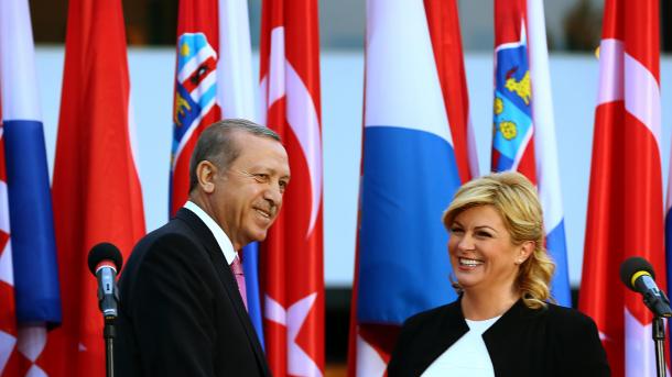 Ердоган е на посещение в Хърватска...