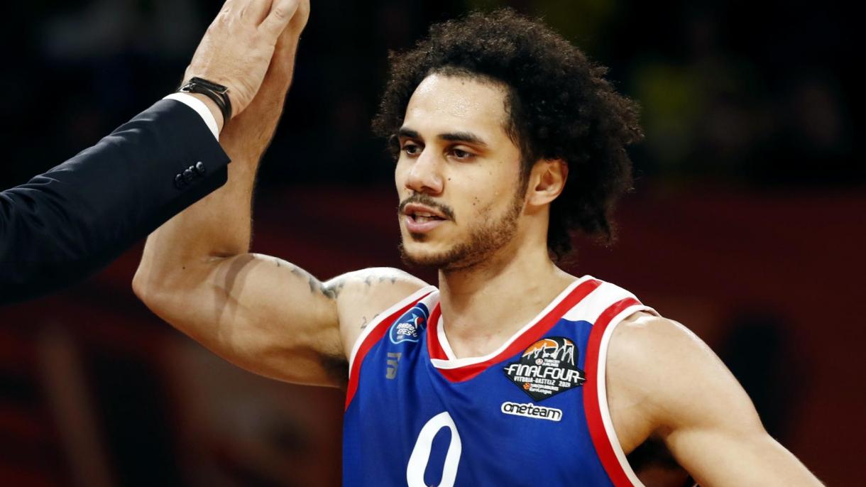 Έγραψε ιστορία ο Σέιν Λάρκιν της Anadolu Efes