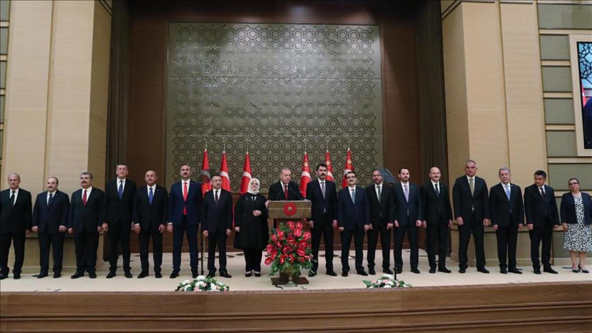 Ανακοινώθηκε το νέο υπουργικό συμβούλιο από τον Ερντογάν