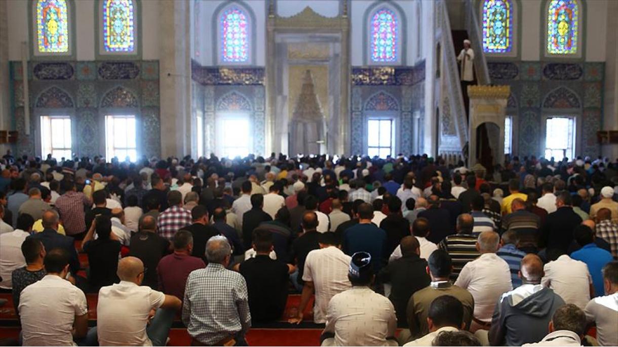Aïd al-Adha en Turquie : les musulmans ont rempli les mosquées pour la prière de l’Aïd