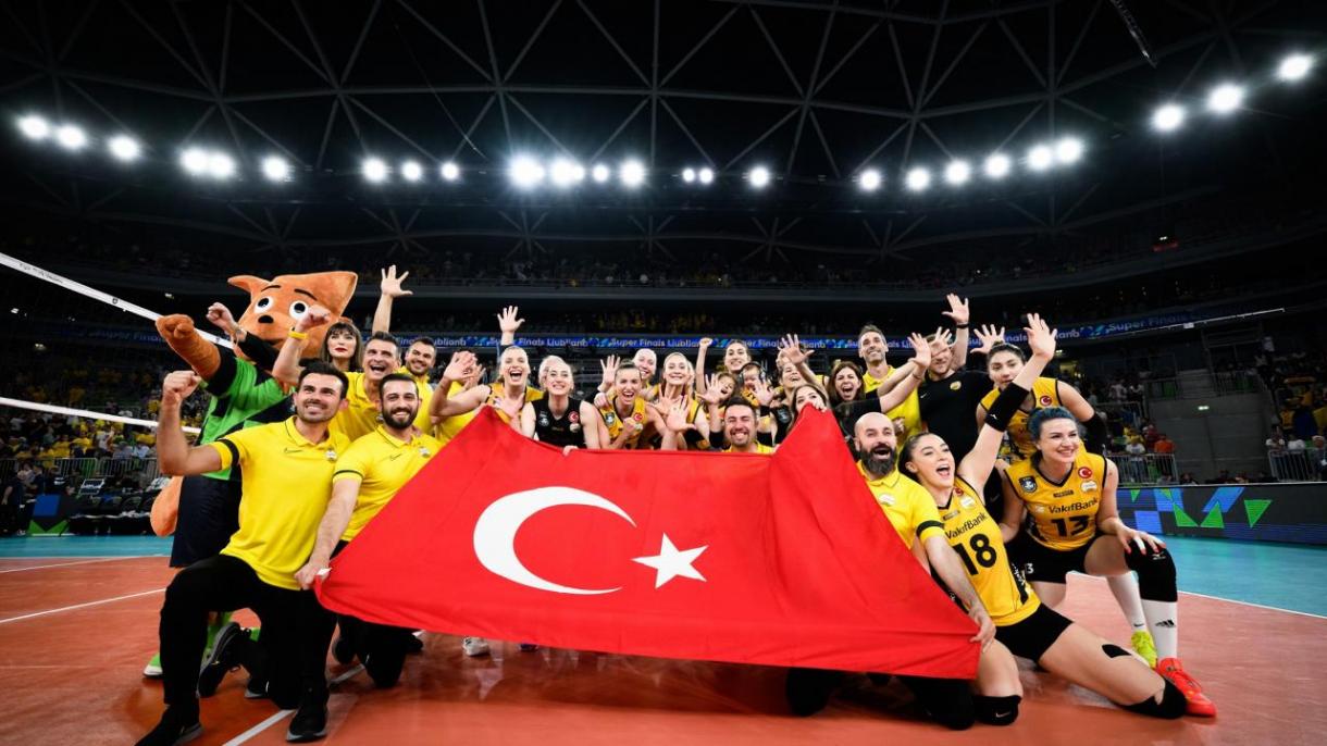 Vakıfbank Voleybol CEV Şampiyon2.jpg