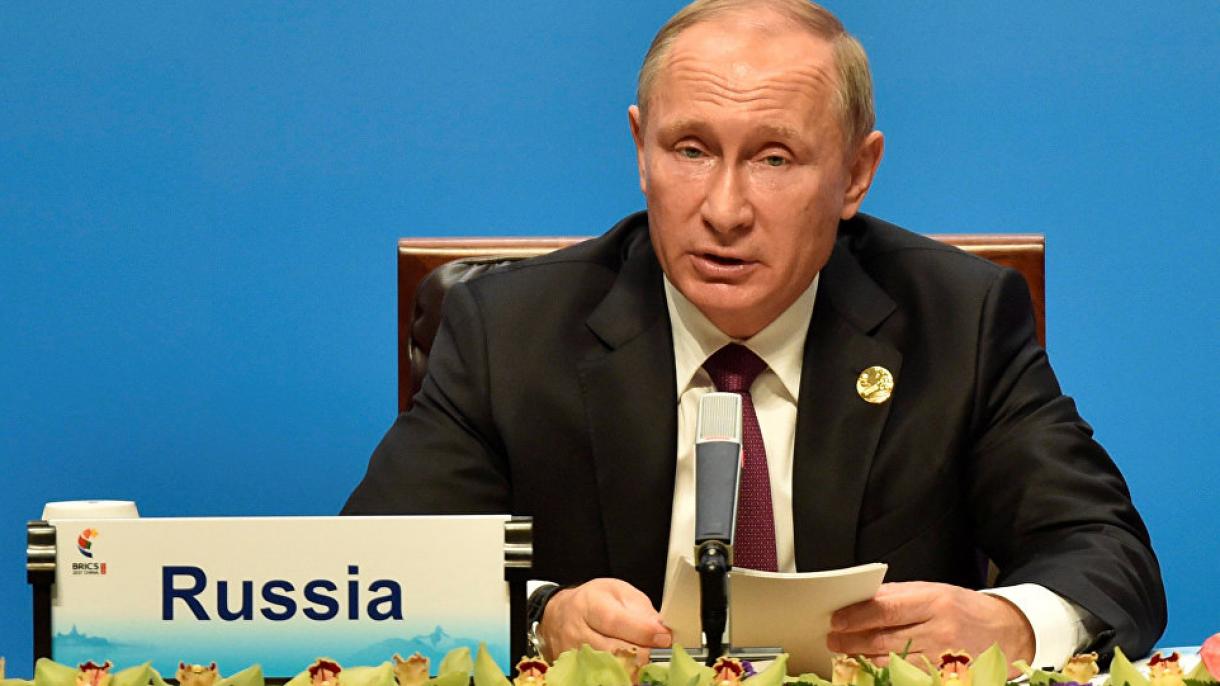 Vladimir Putin Myanma hökumətini zorakılığı dayandırmağa çağırıb