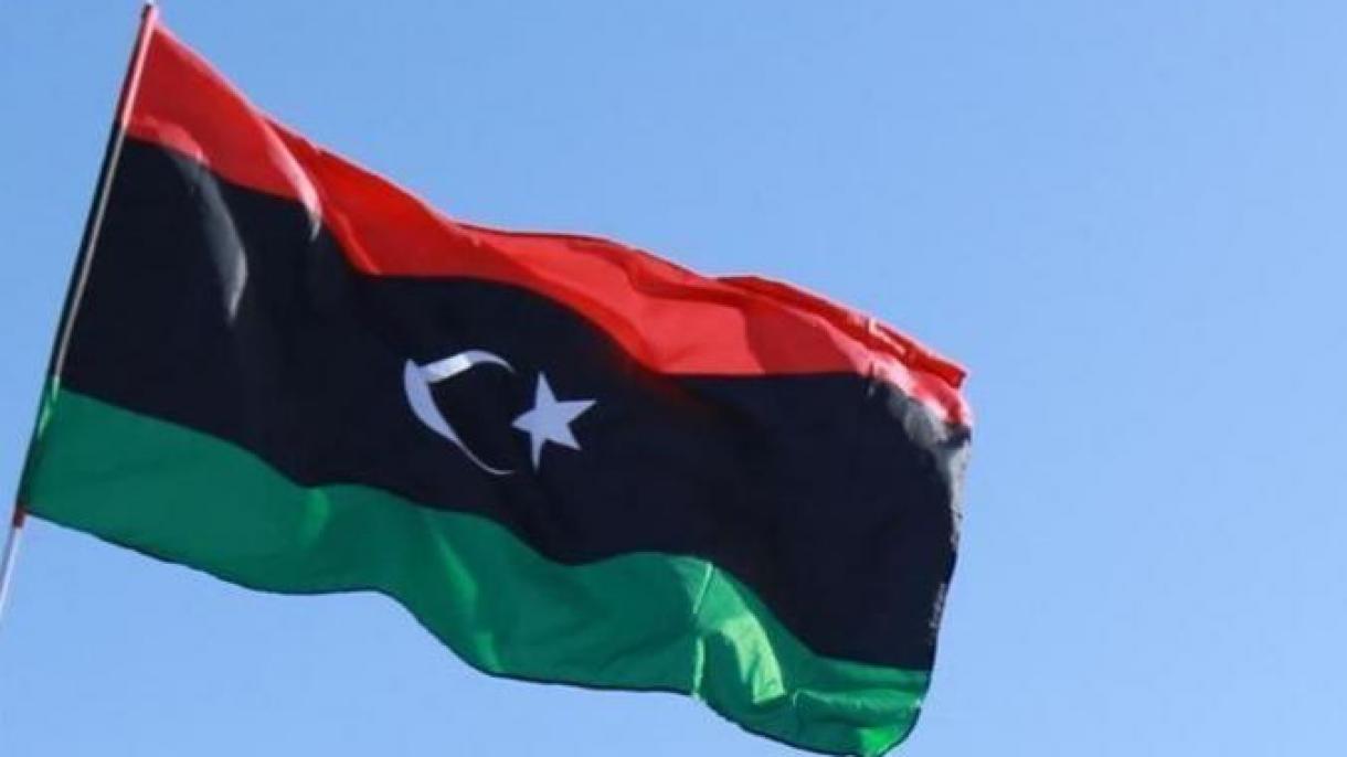 Civis ficaram feridos no ataque organizado a carros-bomba na Líbia