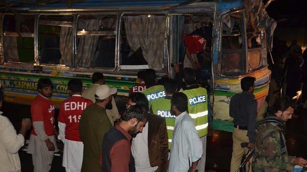 Pelo menos 15 mortos num atentado em Peshawar