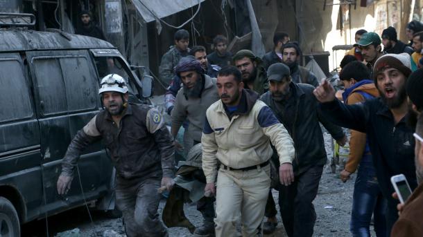 Al menos 135 muertos y 400 secuestrados por el DAESH en Siria