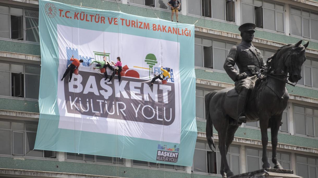 ucan ressamlar ankara'da.jpg