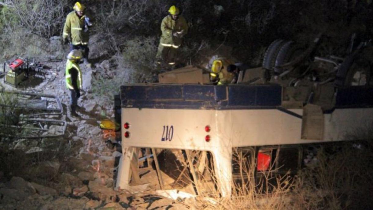 Meksikada  avtobusun uçurumdan aşması nəticəsində 17 nəfər ölüb