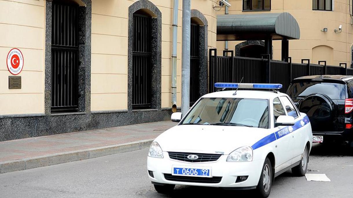 Mosca,busta con polvere bianca davanti all'ambasciata turca