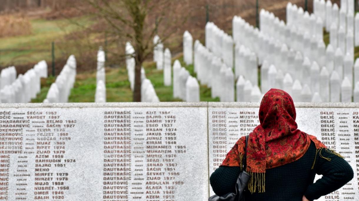 A UE lembra o genocídio de Srebrenica
