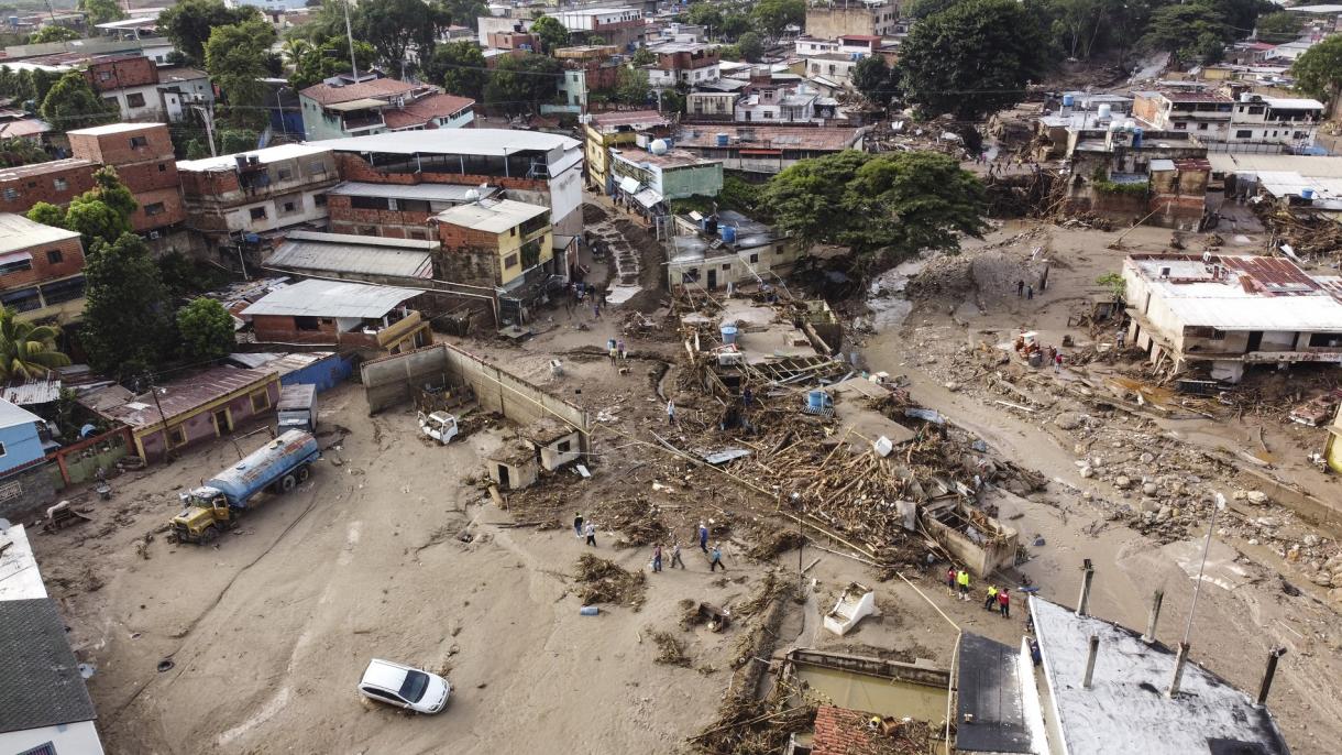 Al menos 36 muertos y 56 desaparecidos por inundaciones y deslaves en Venezuela