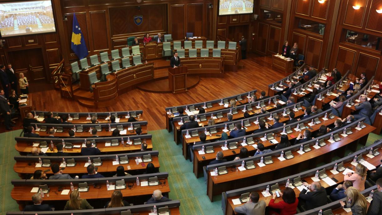 El gobierno de coalición en Kósovo obtuvo voto de confianza tras cuatro meses de las elecciones
