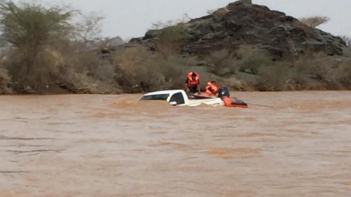 سعودی عرب: شدید بارشیں اور سیلاب، 12 افراد ہلاک