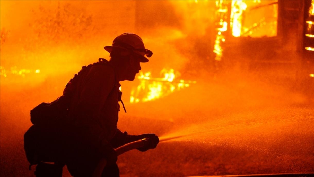 Пожарът „Дикси“ стана вторият най-голям пожар в историята на Калифорния