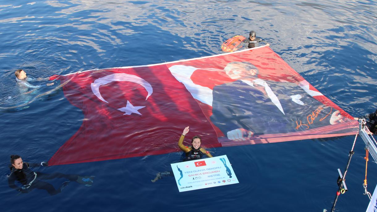 ترکی: شاہیکہ نے 100 میٹر گہرا غوطہ لگا کر عالمی ریکارڈ توڑ ڈالا