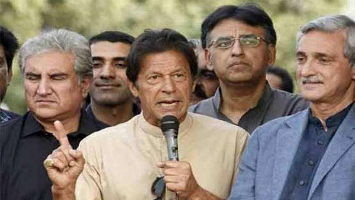 اگر کرپٹ وزیراعظم عہدے پر برقرار رہا تو ملکی سلامتی خطرے میں پڑجائے گی: عمران خان