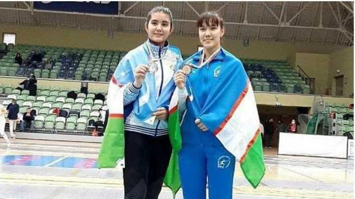 O'zbekistonlik qilichbozlar Bolgariyadagi xalqaro turnirni 4 ta medal bilan yakunladi