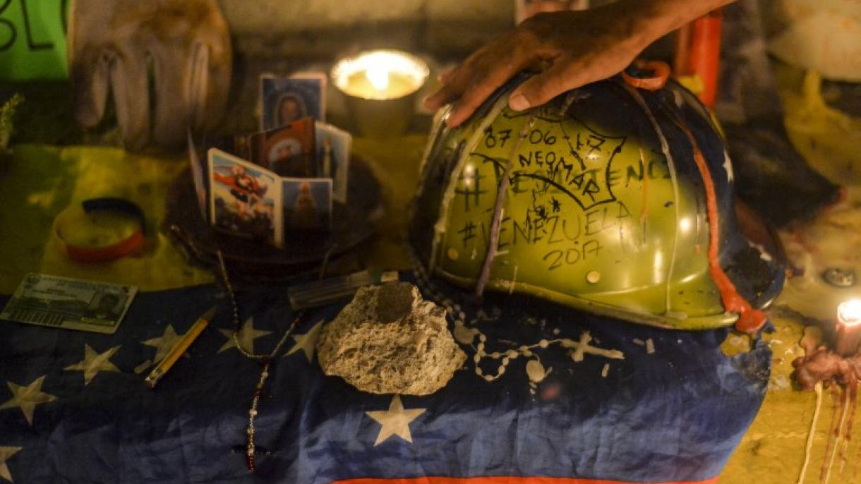 Homenaje al joven que murió en una manifestación en Venezuela