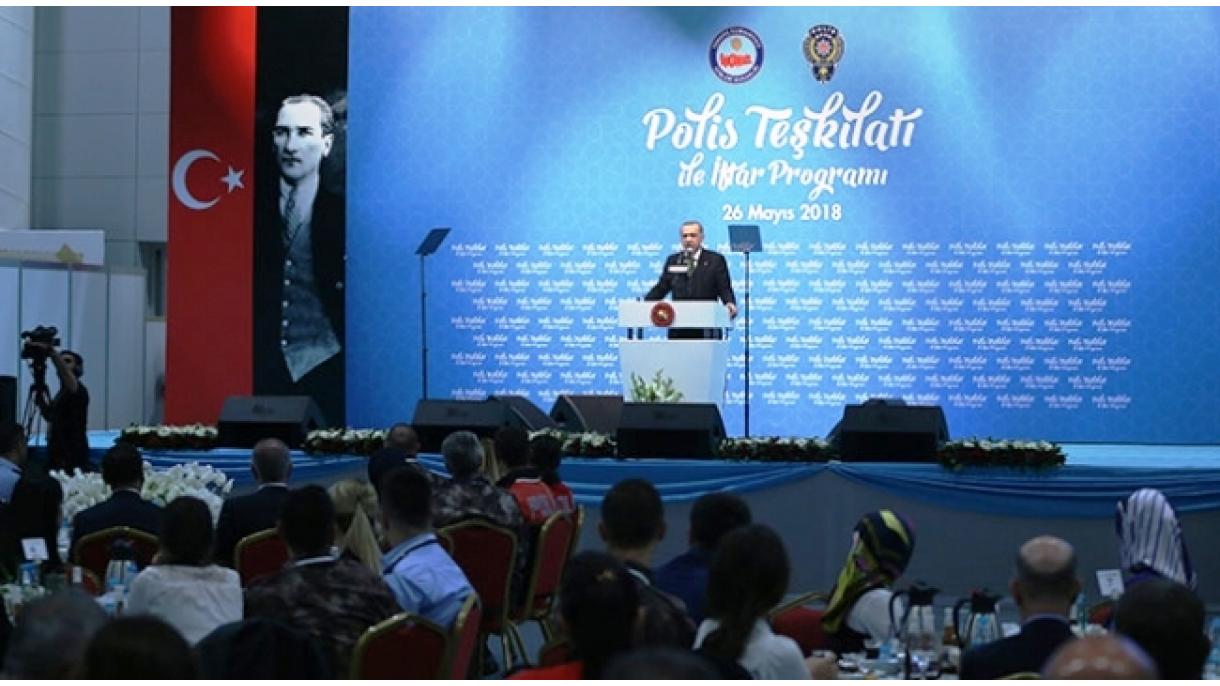 Ərdoğan polis, müəllim, tibb işçiləri və din xidmətçilərinin təqaüdünü artırır