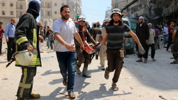 Ataques aéreos do regime sírio próximos a Damasco e Aleppo matam 25