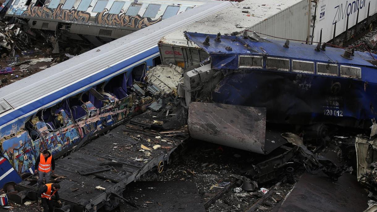 یونان میں ٹرین حادثے میں جان کی بازی ہارنے والوں کی تعداد 57 ہو گئی
