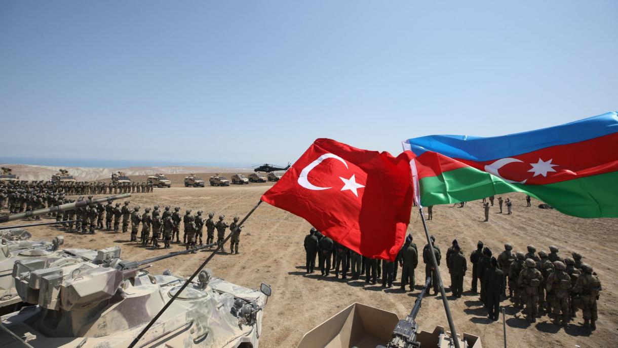 Ozarbayjon askarlari Qorabog‘da Turk bayrog‘i o‘rnatdi