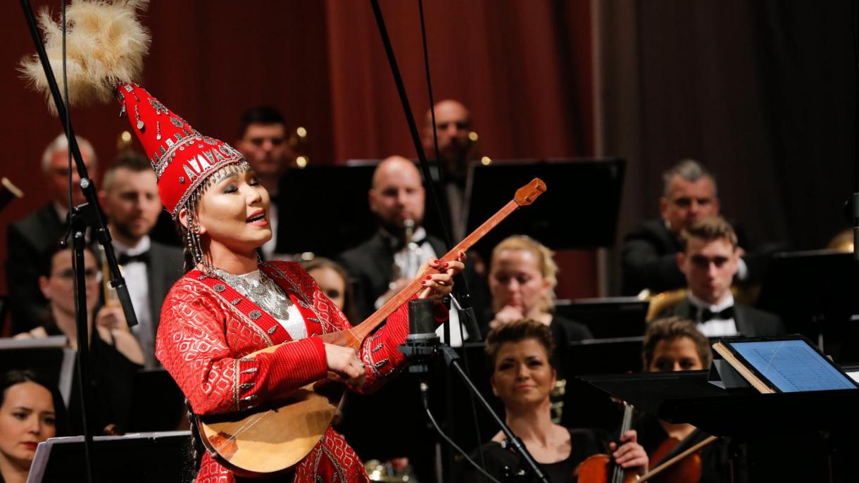 Türk Dünyası Opera Yıldızları 2.jpg
