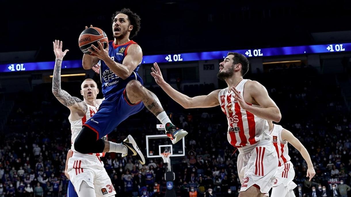 Baloncesto: Anadolu Efes 84 – 83 Estrella Roja