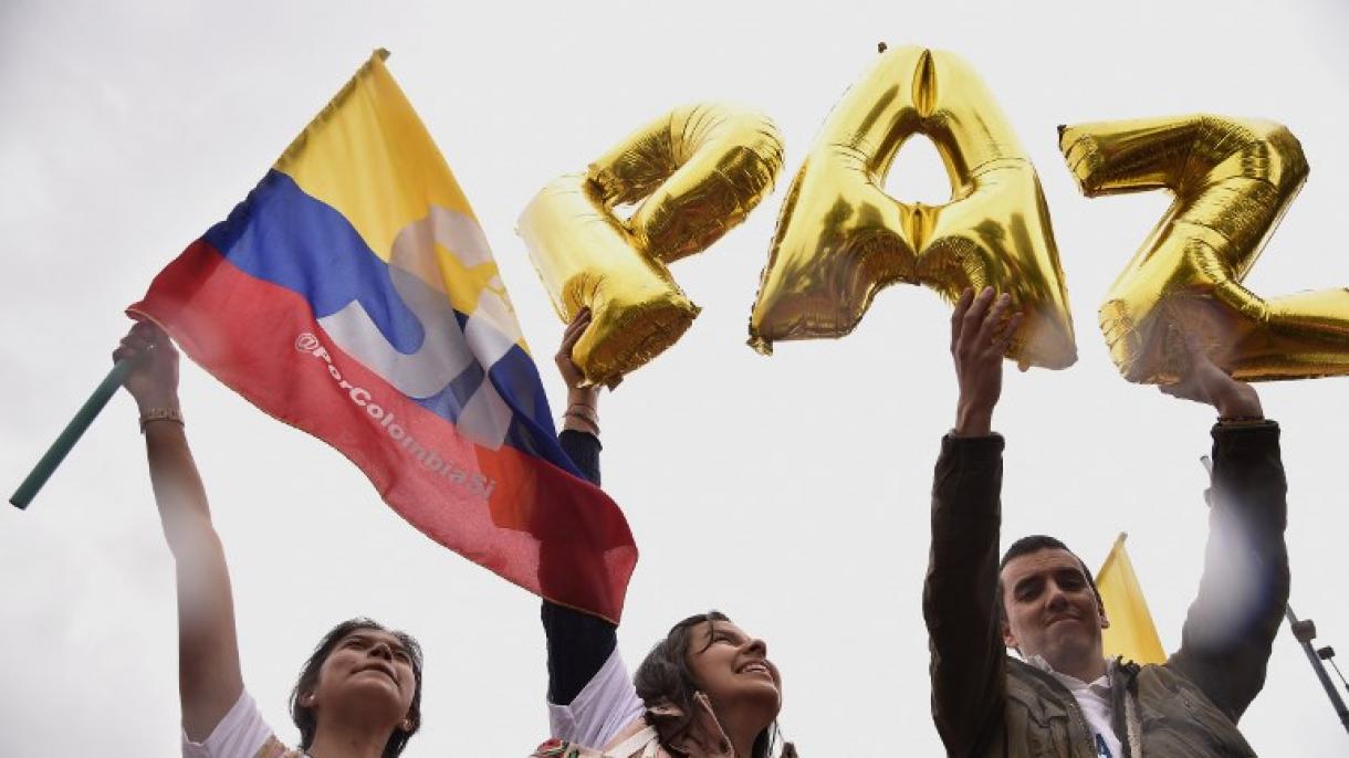 O governo colombiano credencia 13.003 ex-combatentes das FARC para processo de reincorporação