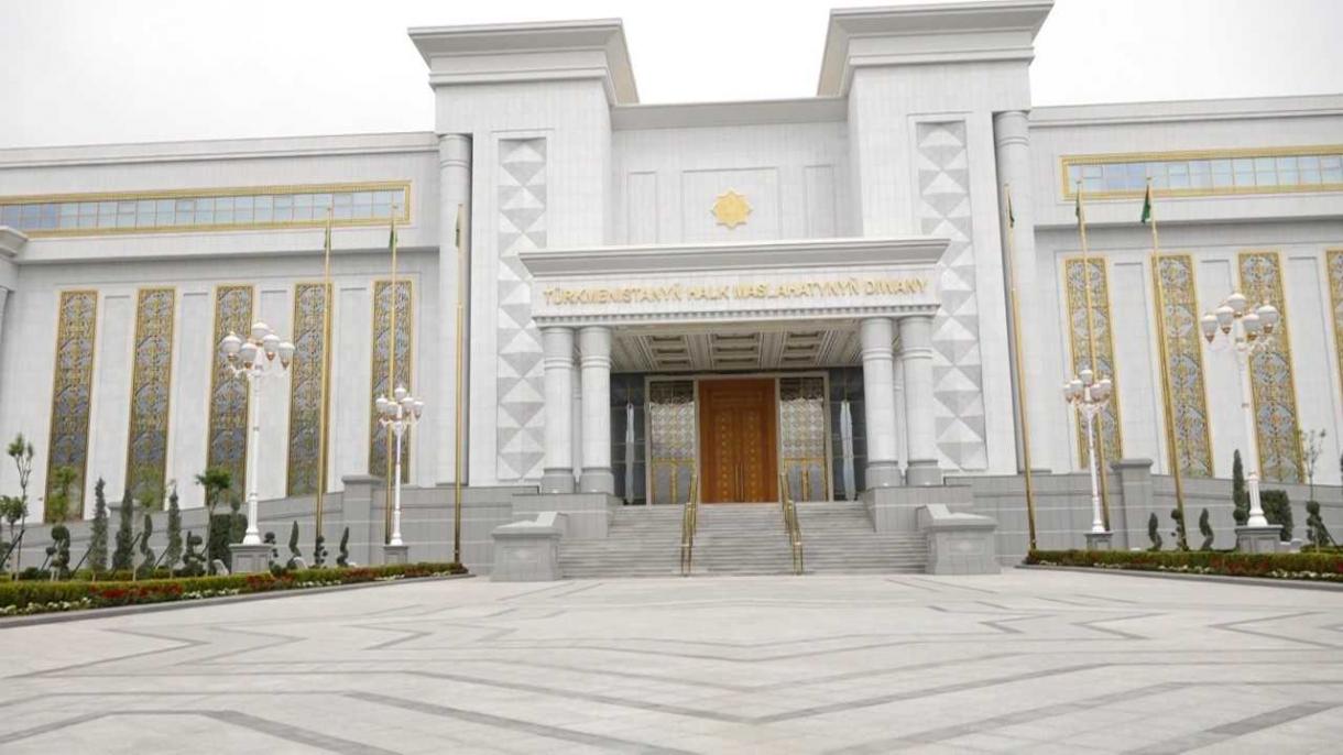 Halk Maslahaty Täze Binasynda Ilkinji Mejlisini Geçirdi