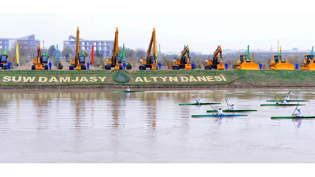 Türkmenistanda “Suw damjasy-altyn dänesi” baýramçylygy bellenildi