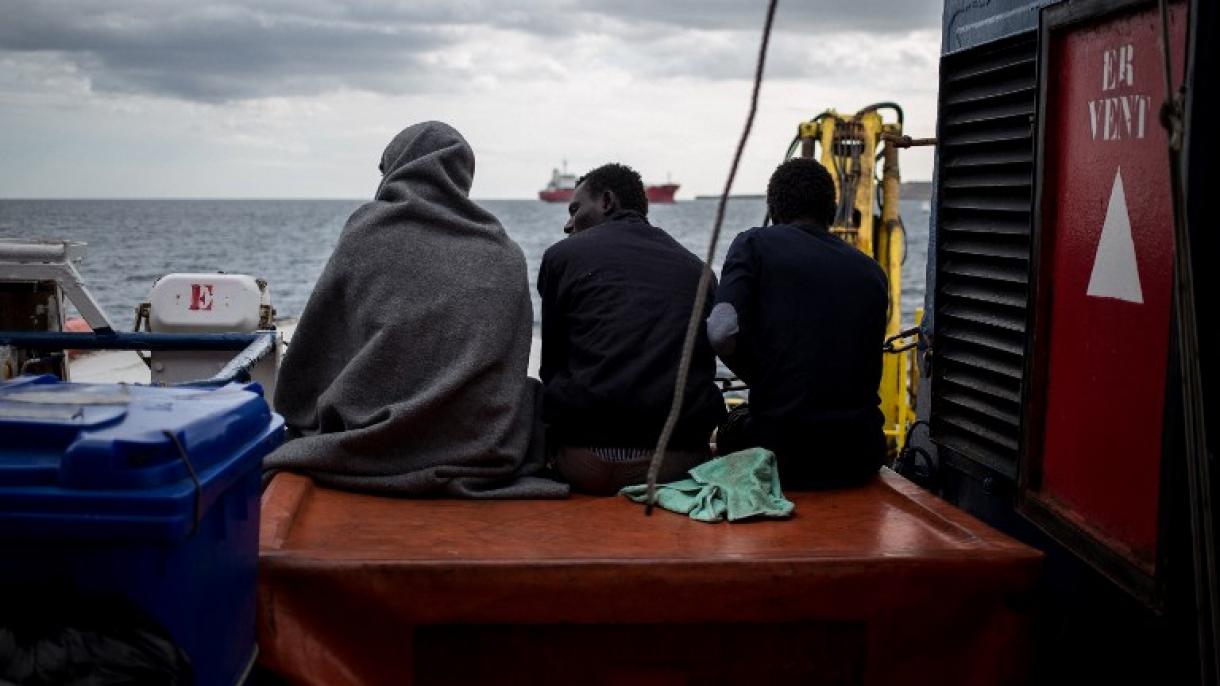 Migranti irregolari arrivati ​​in Italia attraversando il Mediterraneo è stato circa  di 1700