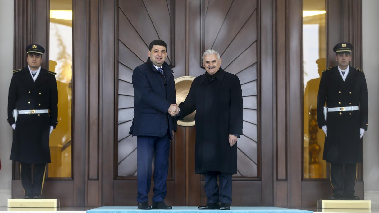 دیدار و گفتگوی نخست وزیران ترکیه و اوکراین