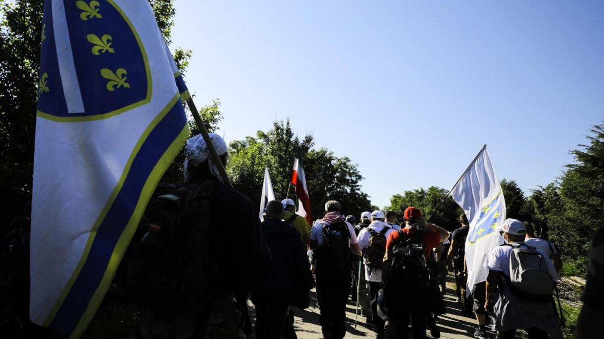 A "Marcha pela Paz" da Bósnia começou