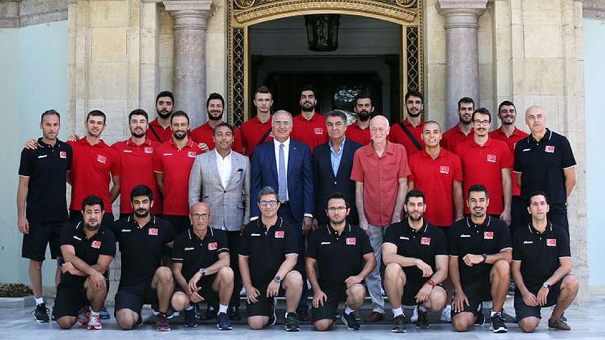 تۈركىيە كوماندىسى گوللاندىيە كوماندىسىنى يەڭدى
