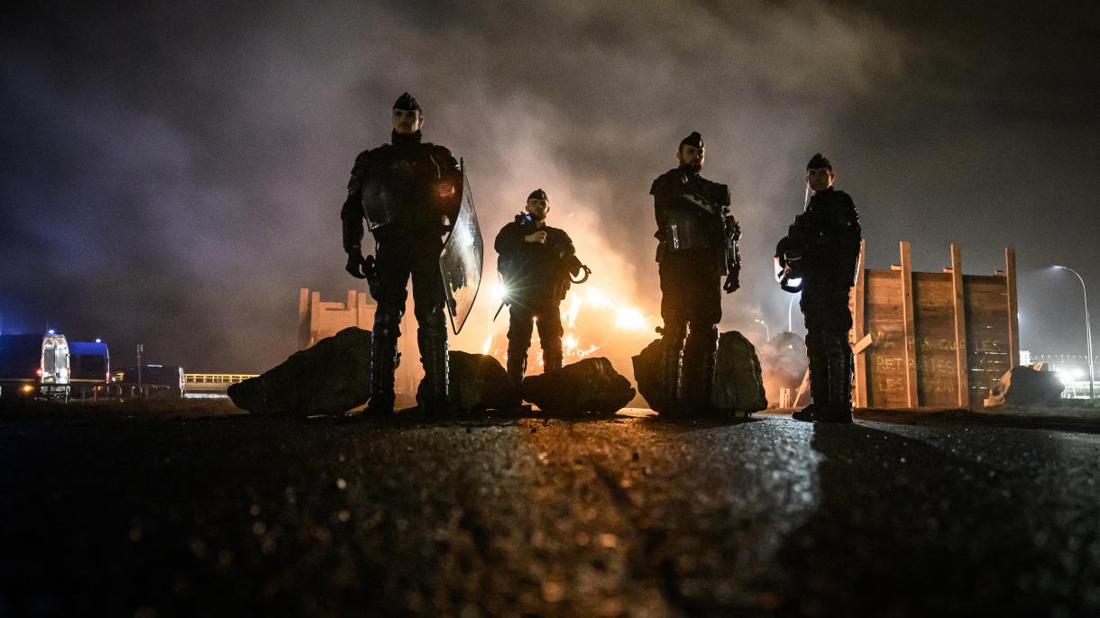 fransa emeklilik reformu protesto.jpg