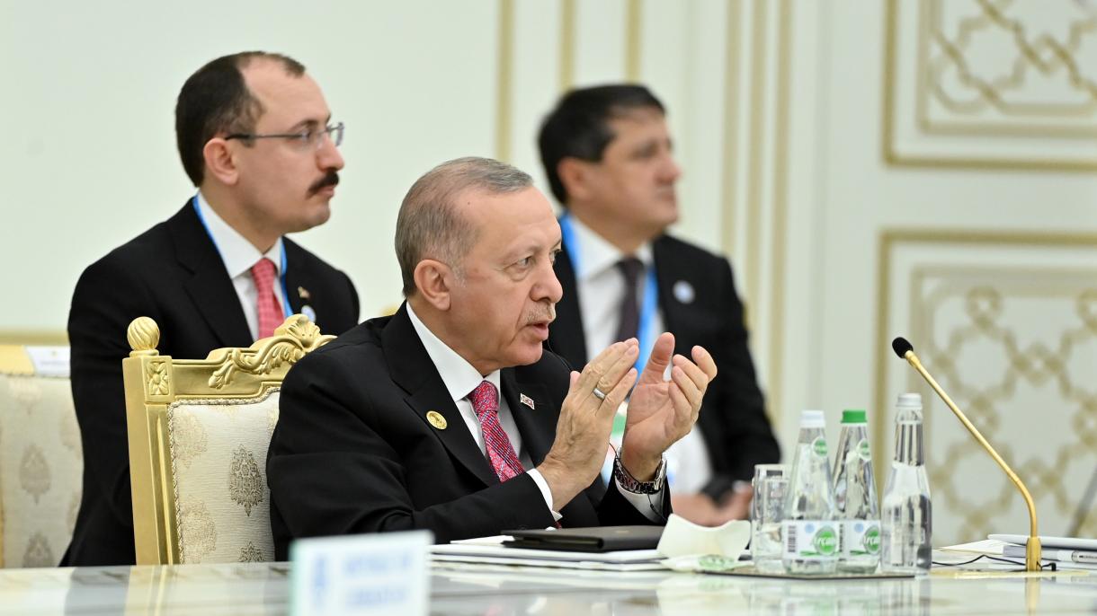 Sadır Caparov EİT Zirvesi konuşma Erdoğan.jpg
