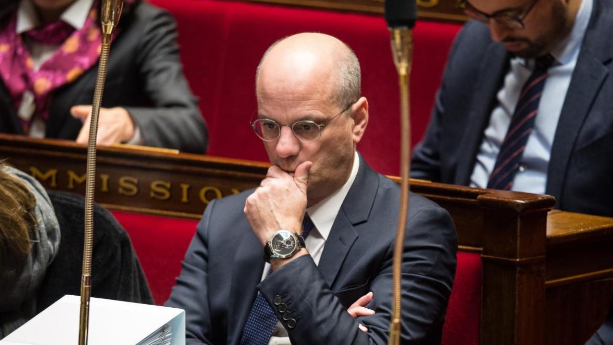France : Blanquer demande l’interdiction du voile pour les accompagnatrices des sorties scolaires