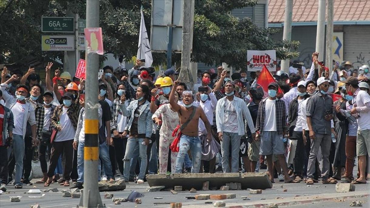 در تظاهرات مردم میانمار علیه کودتای نظامی 33 نفر جان باختند